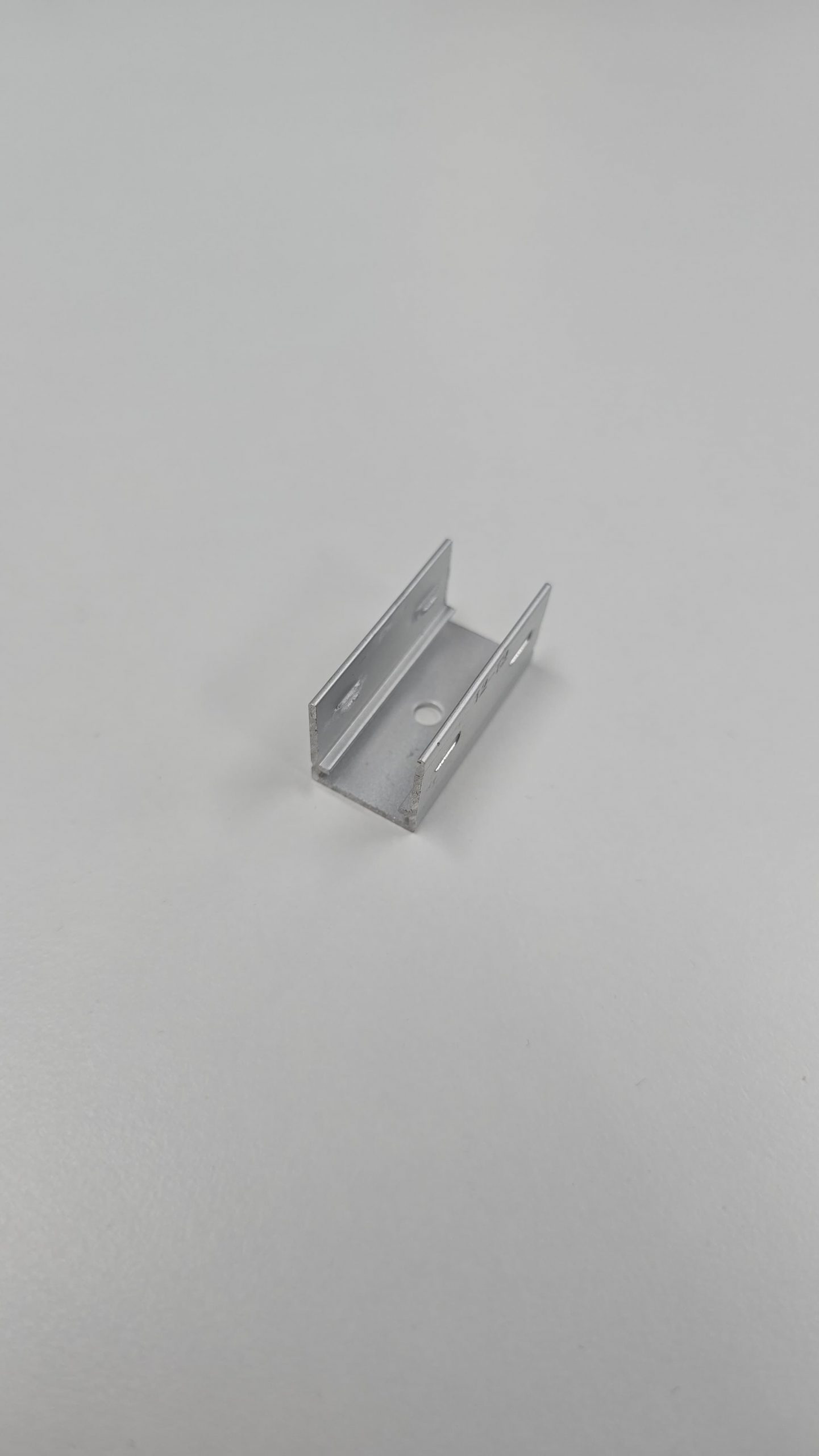 Aluminum slot card buckle for neon strip - Image 2